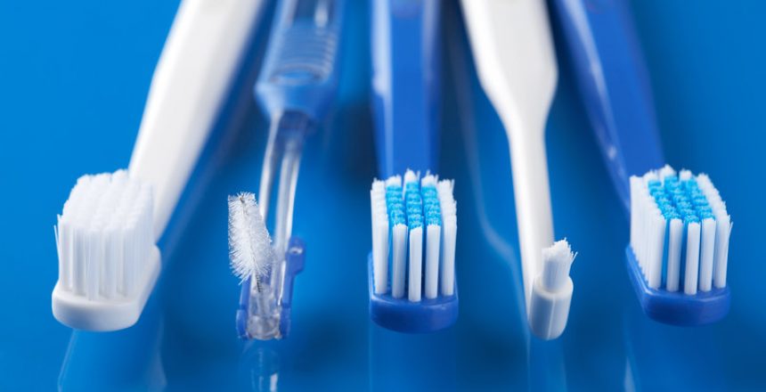 Diferentes tipos de cepillos dentales