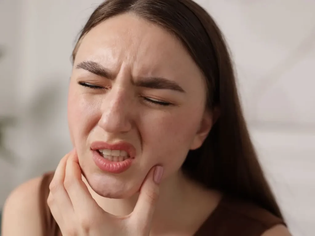 por qué se me caen trozos de dientes | Clínica dental Astigarraga